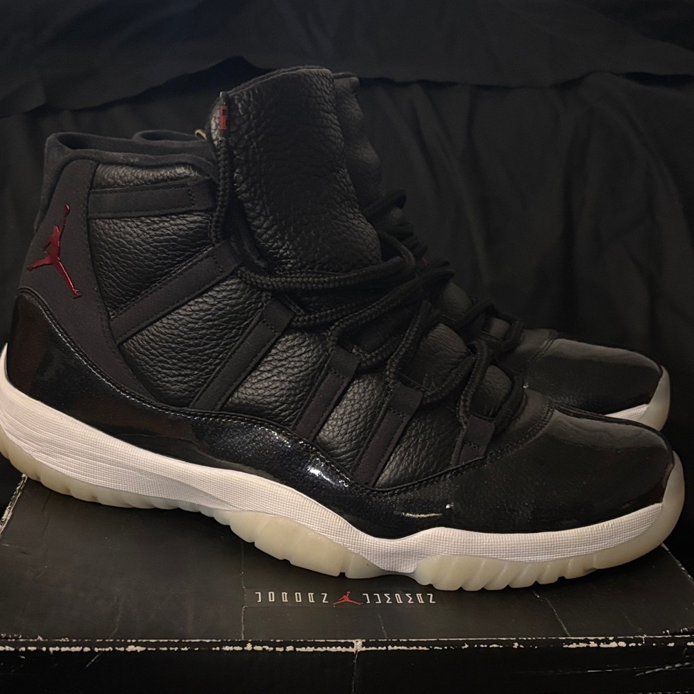 Jordan 11 Retro Black and Red Anthracite Men's Sneakers